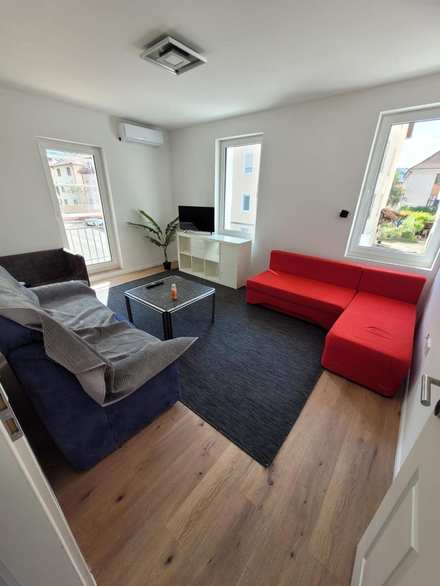 Schoene 3,5 Zimmer Handwerkerwohnung Free Parking Gute Lage Альбштадт Экстерьер фото